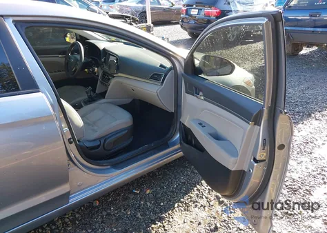 2017 Hyundai Elantra Se z USA, uszkodzony, nr VIN 5NPD84LF7HH008242